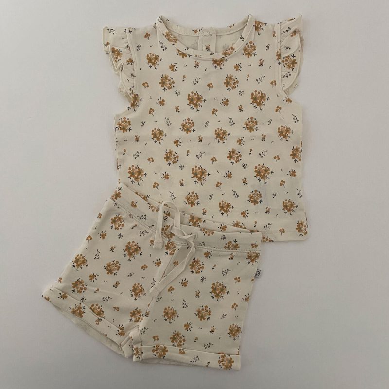 Setje met t-shirt en short wit met bloemen